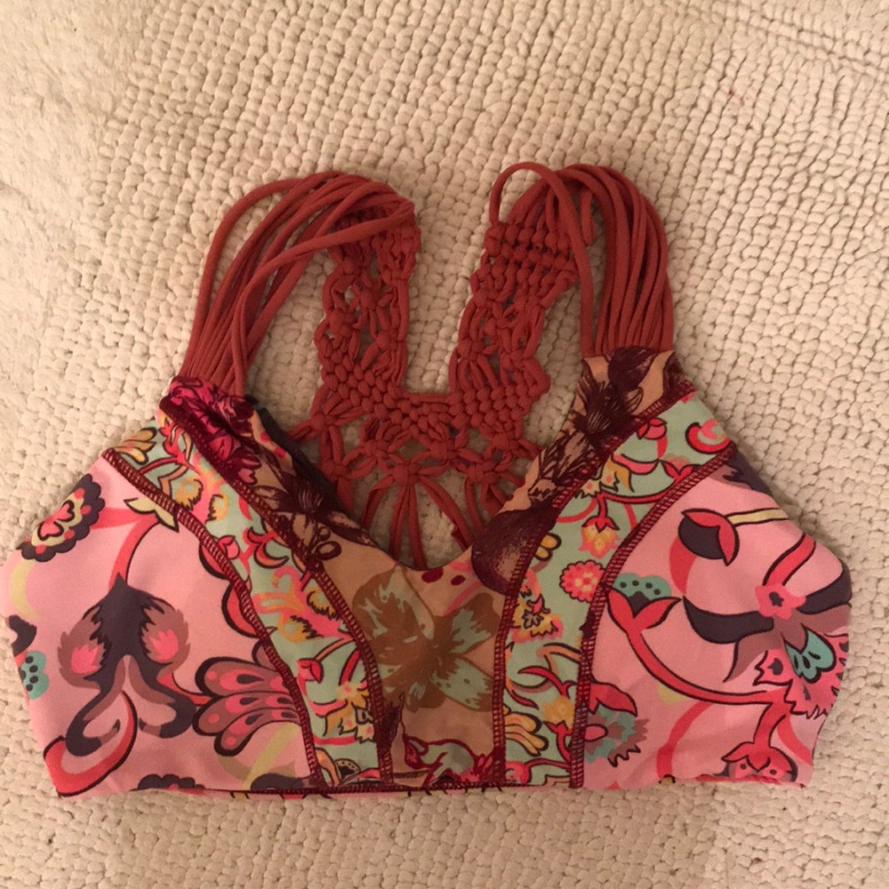 Size large maaji top